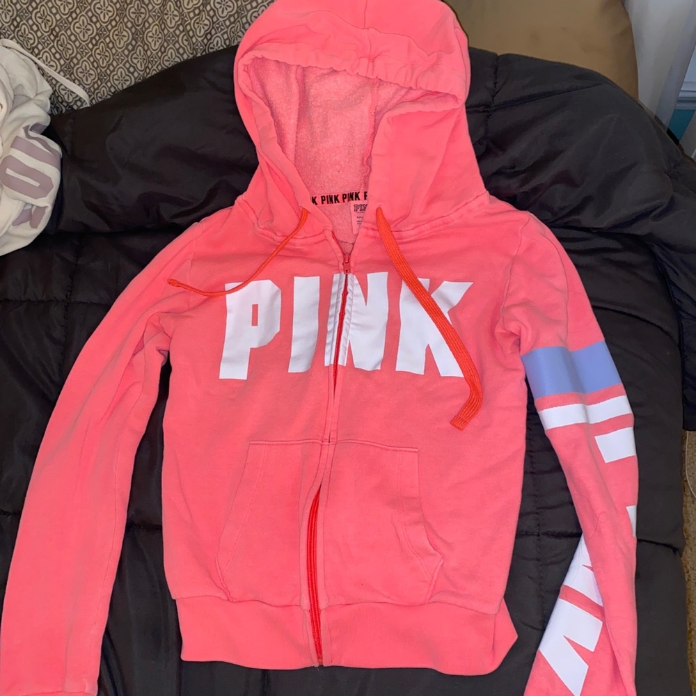 Vibrant zip up